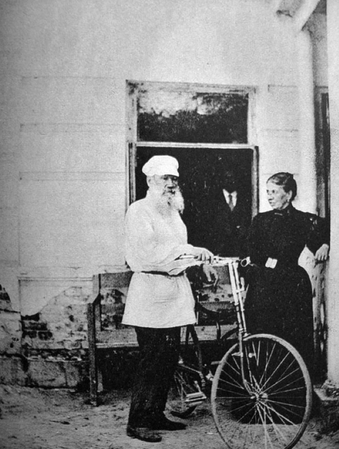 Escritores y bicicleta - León Tolstoi